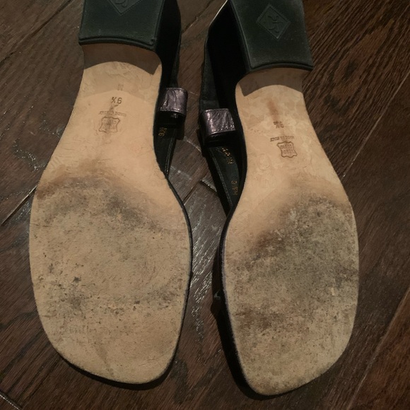 Black low heel sandals - Picture 3 of 3